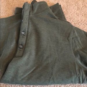 Men’s half zip/button pull over
